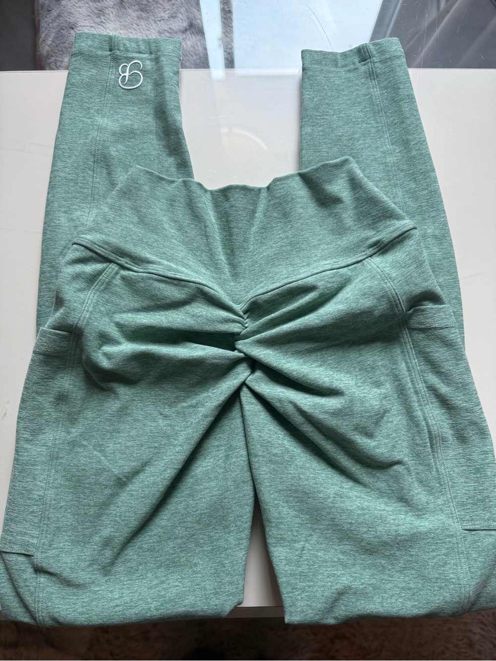 Bombshell Basil Define Leggings